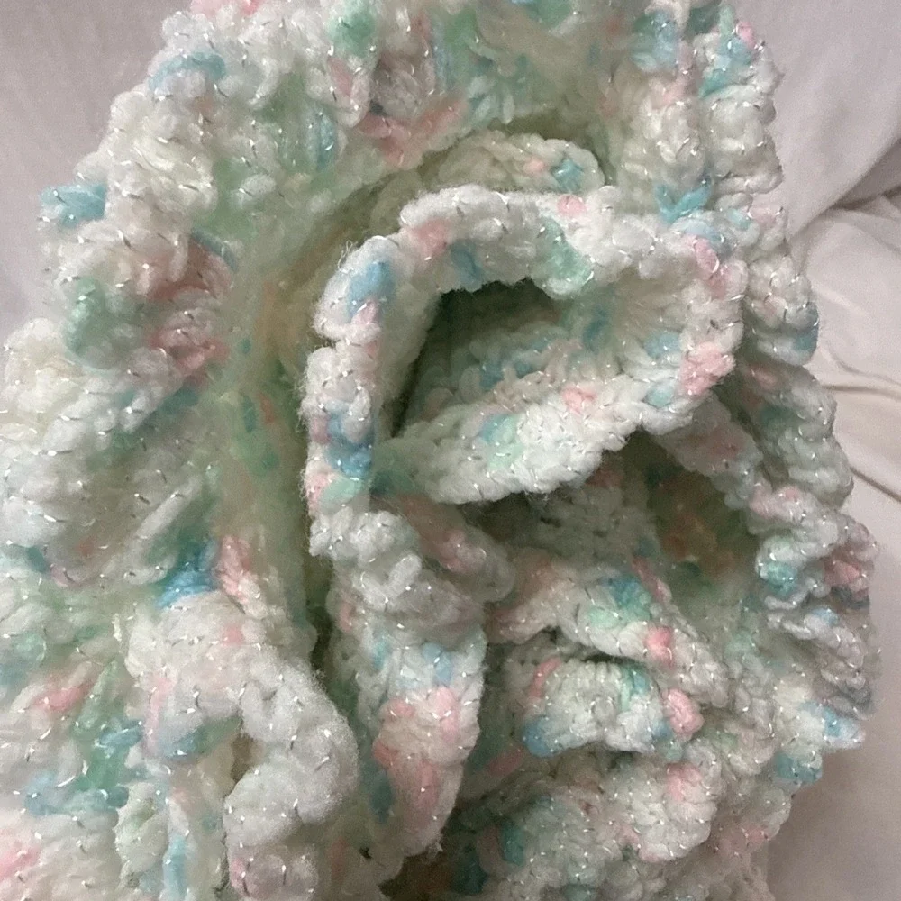 VTG Lacy Granny Scalloped Waffle Stitch Baby Afghan Ruffle Border Pink Blue Mint
